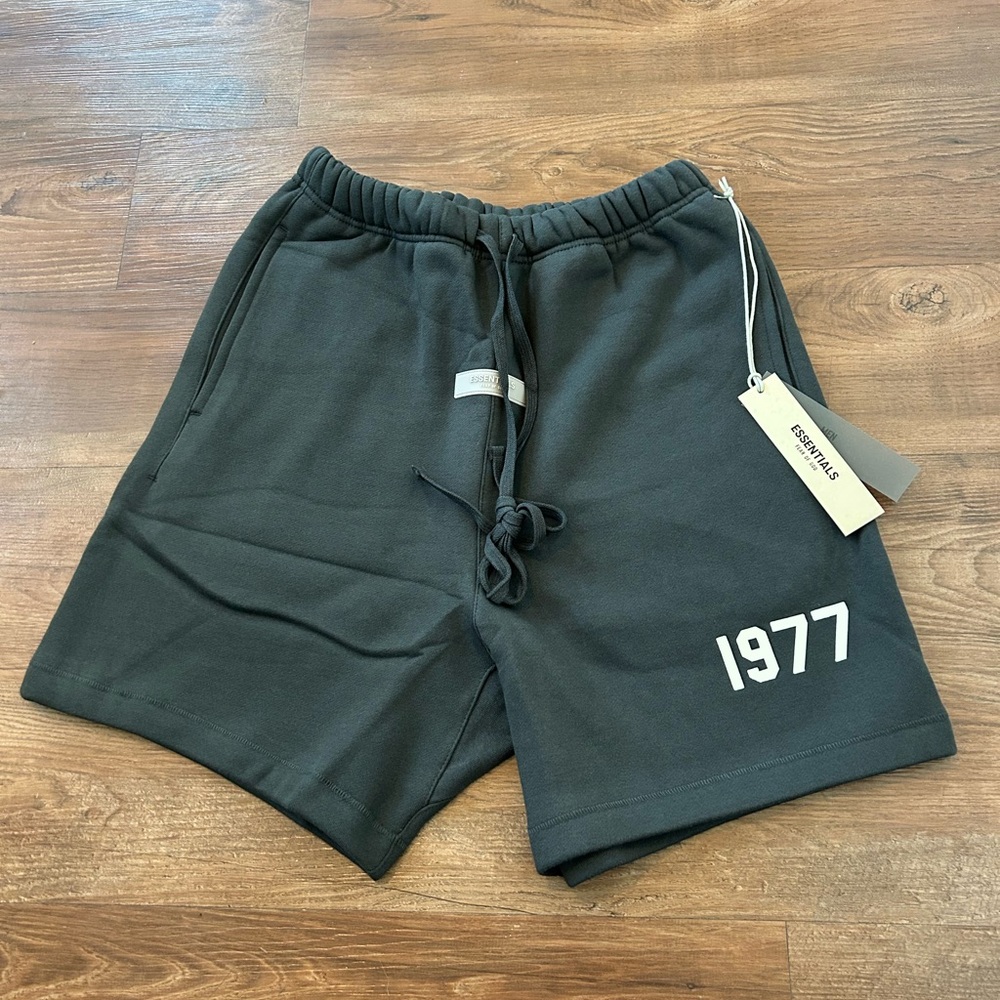 Authentic Fear of God 1977 Sweat-shorts Iron Size Small NWT